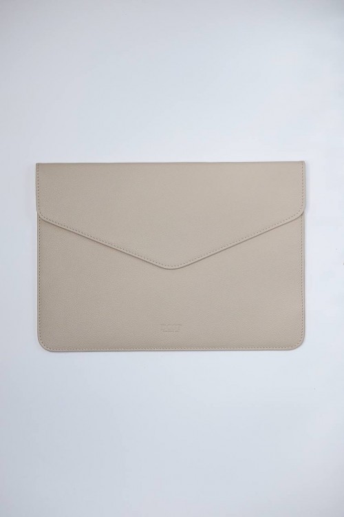 Кожаный чехол DOST Leather Co. для MacBook Pro 13" (2016-2020) / MacBook Air 13" (2018-2020) бежевый